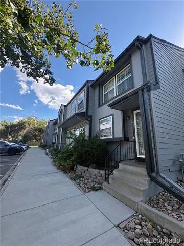 1881 Newland Court Lakewood, CO 80214