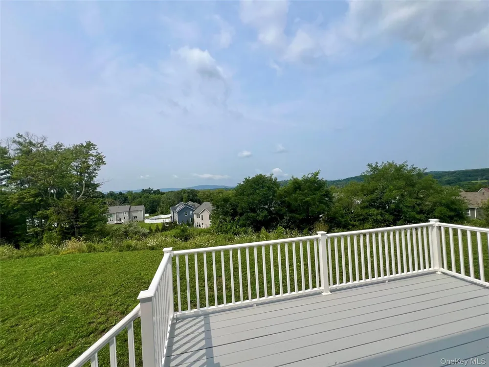 47 Dartmouth Drive Poughkeepsie, NY 12603