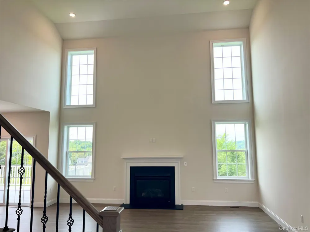 47 Dartmouth Drive Poughkeepsie, NY 12603