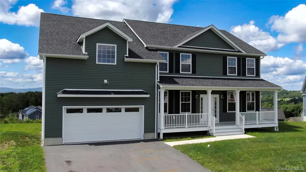 47 Dartmouth Drive Poughkeepsie, NY 12603