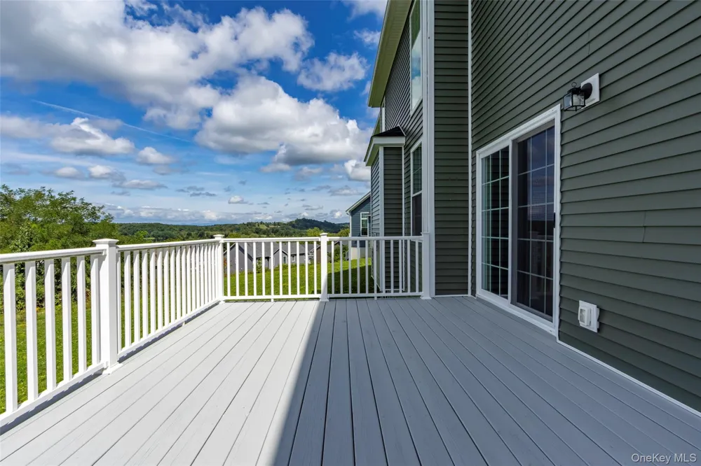 47 Dartmouth Drive Poughkeepsie, NY 12603