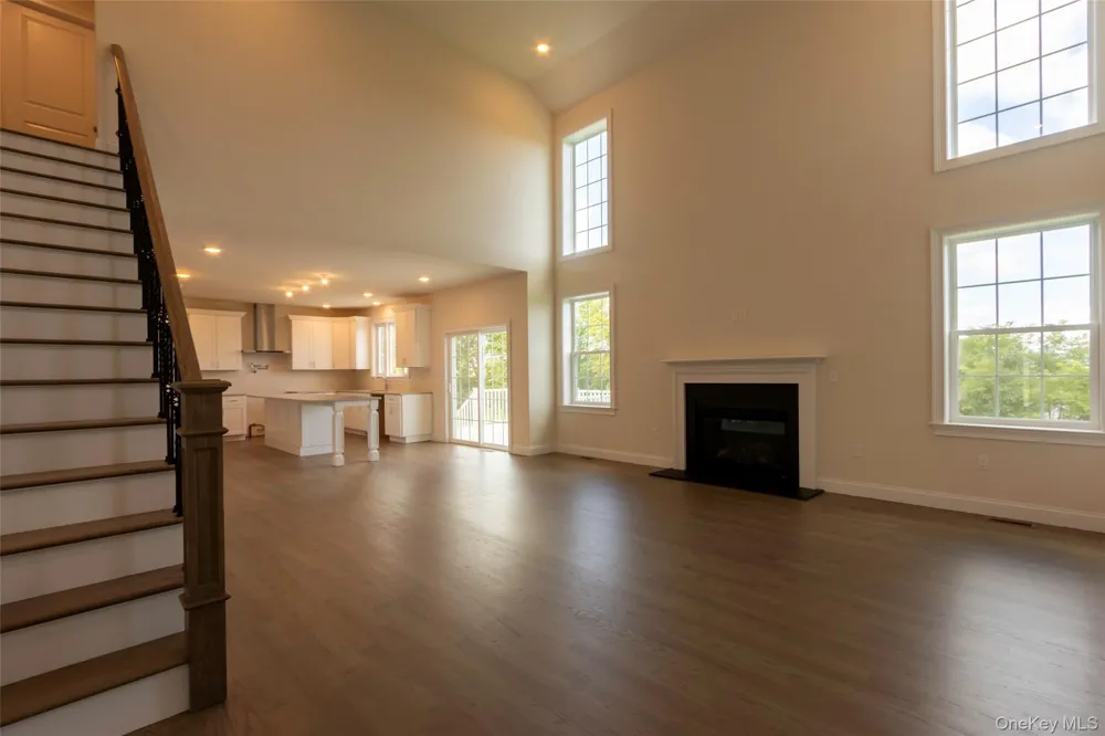 47 Dartmouth Drive Poughkeepsie, NY 12603