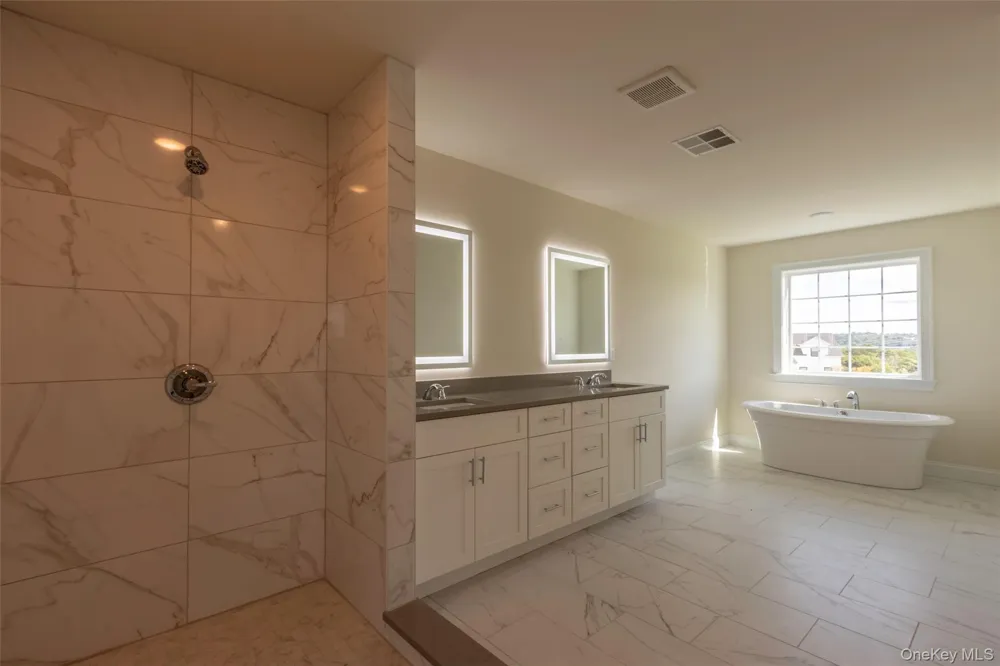 47 Dartmouth Drive Poughkeepsie, NY 12603