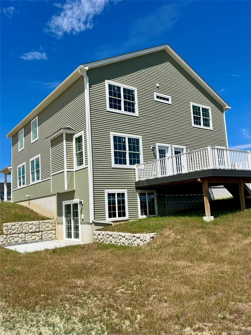 38 Dartmouth Drive Poughkeepsie, NY 12603