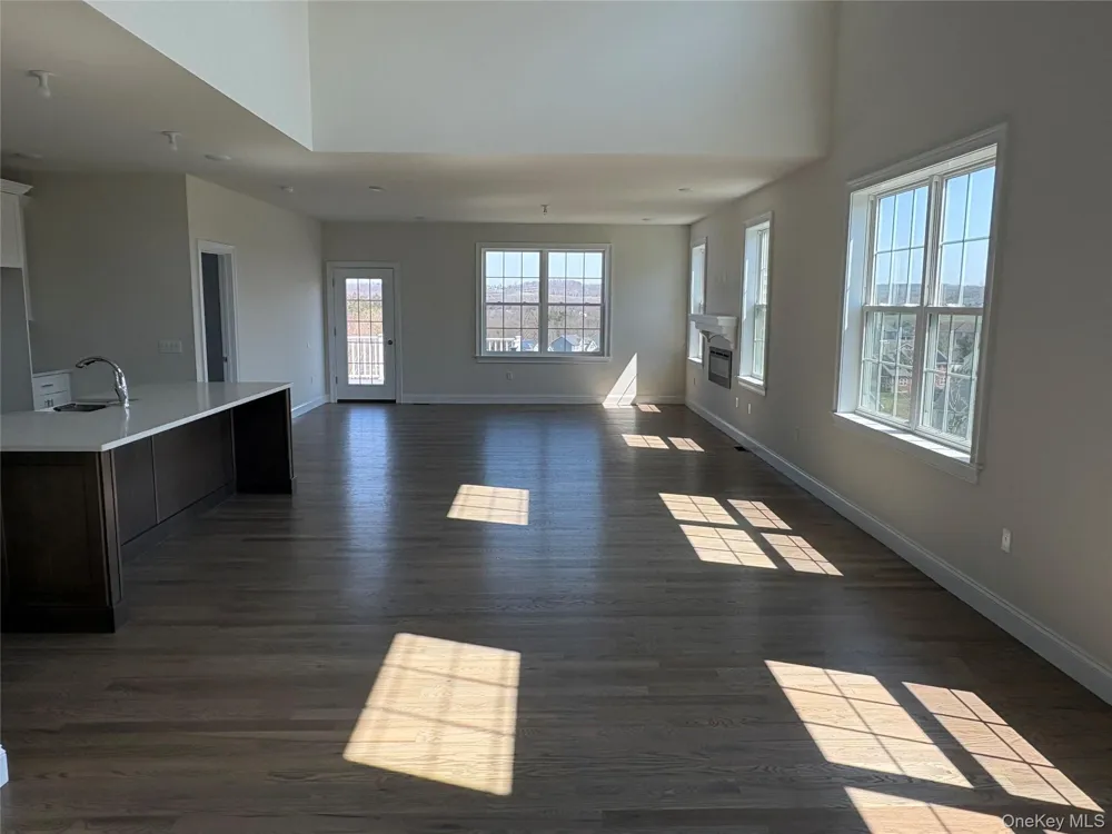38 Dartmouth Drive Poughkeepsie, NY 12603
