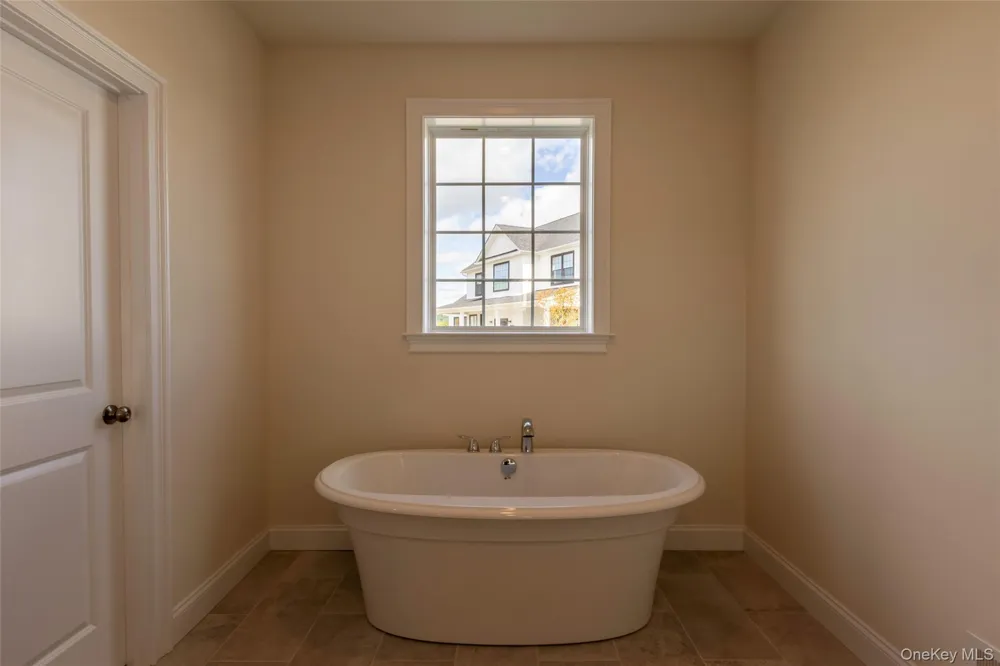 38 Dartmouth Drive Poughkeepsie, NY 12603