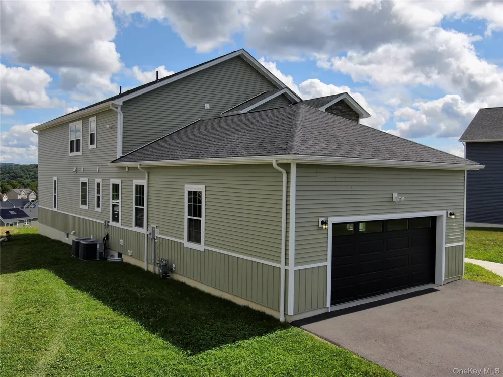 38 Dartmouth Drive Poughkeepsie, NY 12603