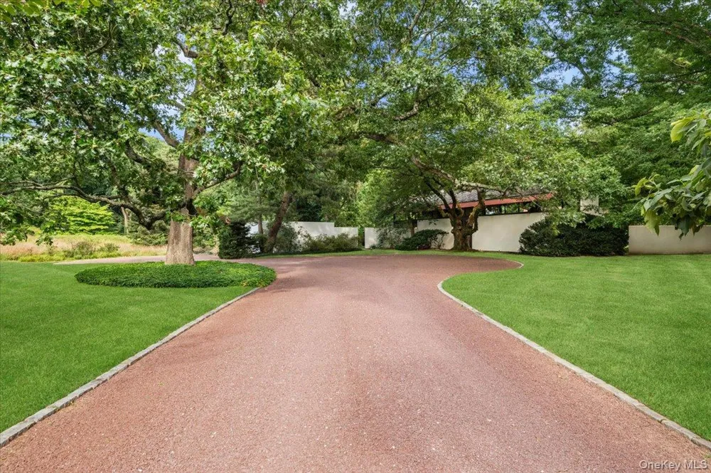 347 Duck Pond Road Matinecock, NY 11560