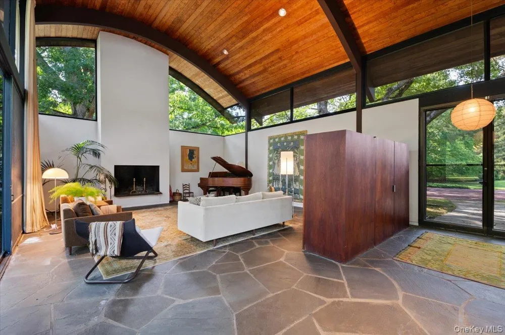 347 Duck Pond Road Matinecock, NY 11560