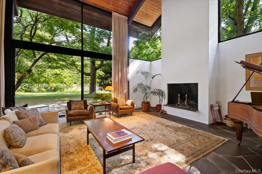 347 Duck Pond Road Matinecock, NY 11560