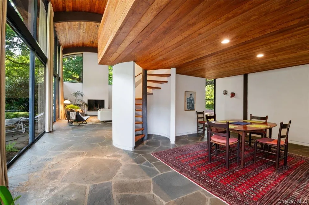 347 Duck Pond Road Matinecock, NY 11560
