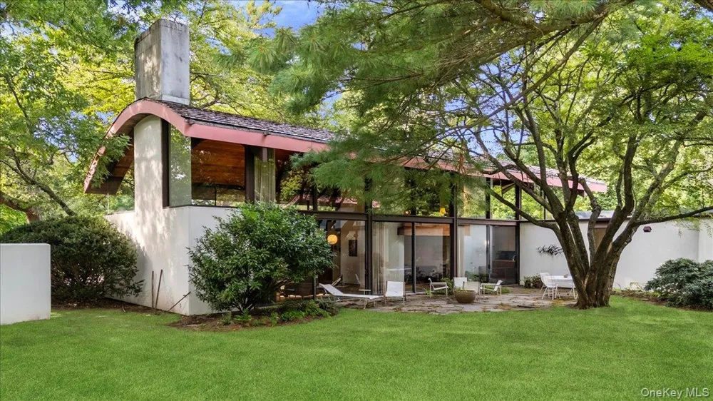 347 Duck Pond Road Matinecock, NY 11560