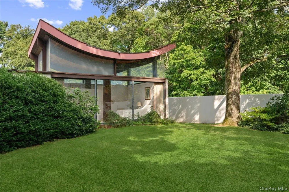 347 Duck Pond Road Matinecock, NY 11560