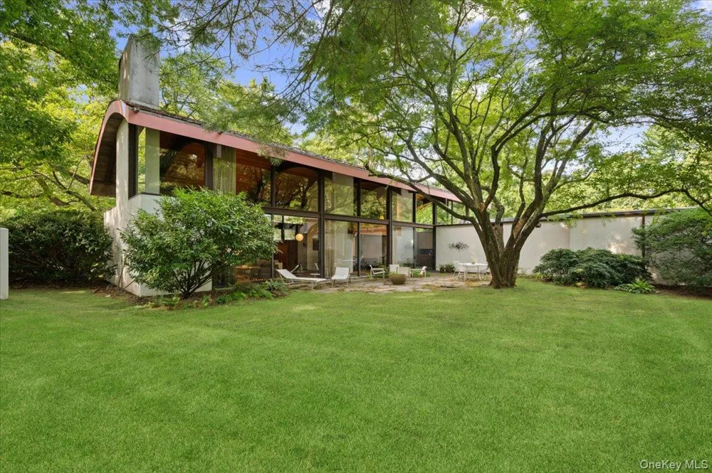 347 Duck Pond Road Matinecock, NY 11560