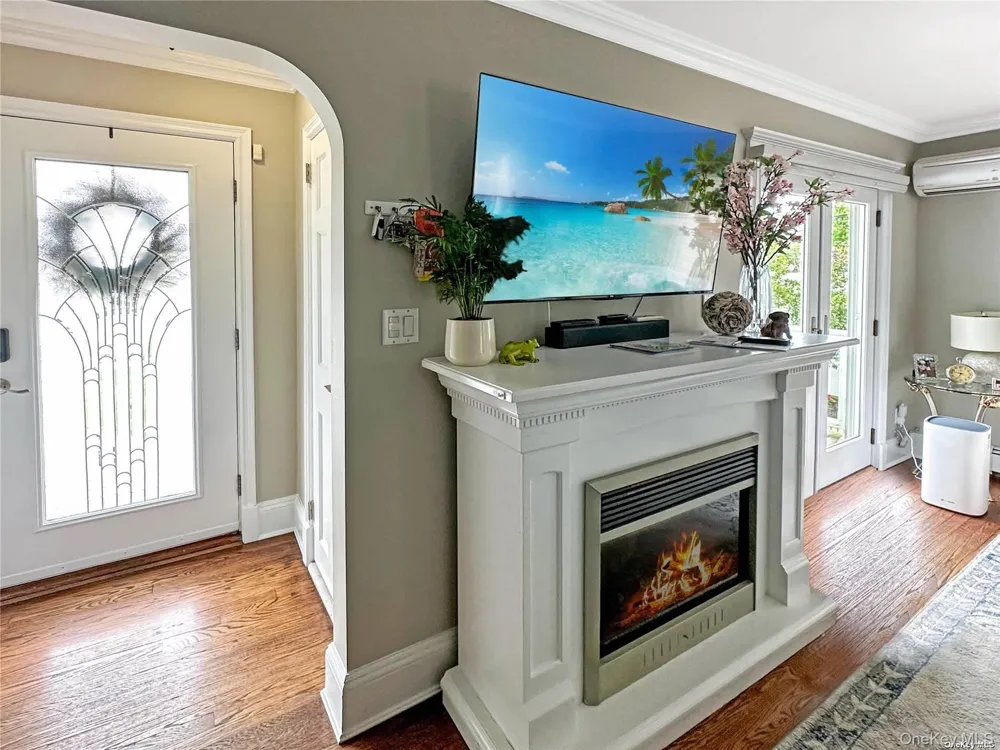 2517 Rockville Centre Parkway Oceanside, NY 11572