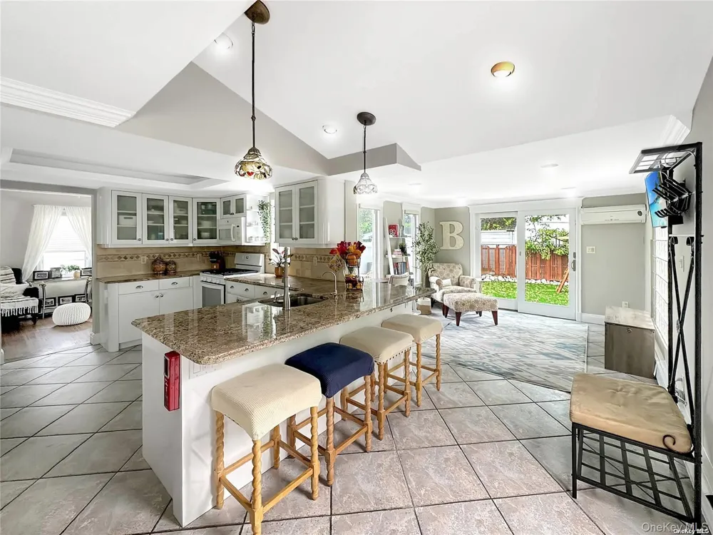2517 Rockville Centre Parkway Oceanside, NY 11572