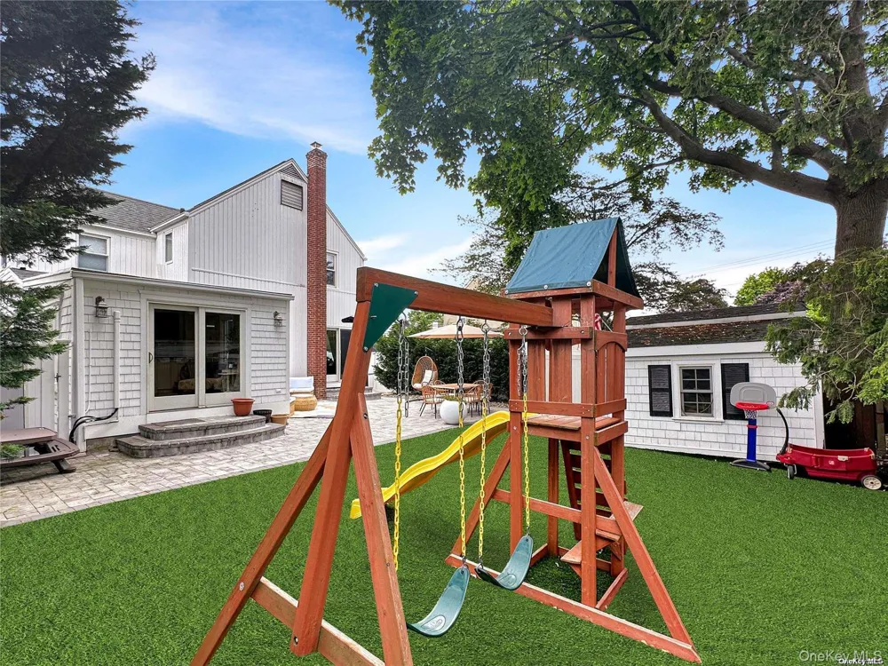 2517 Rockville Centre Parkway Oceanside, NY 11572
