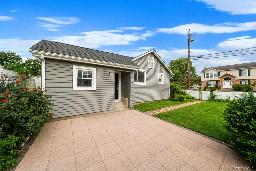 1077 Central Avenue Hempstead, NY 11550