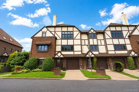 16 Fox Hunt Court
