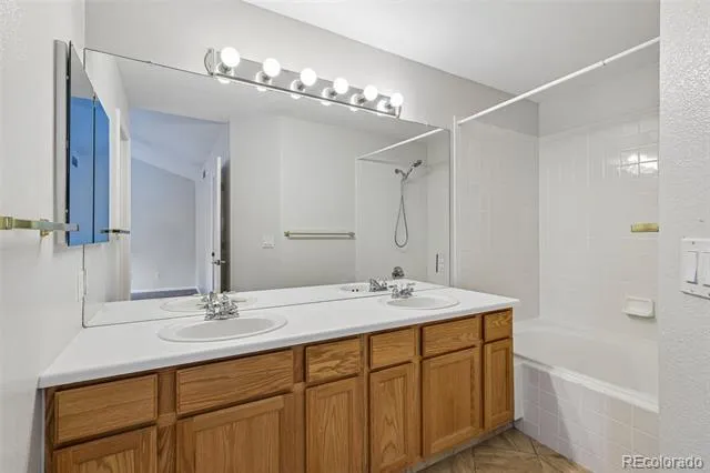 4044 E Geddes Circle Centennial, CO 80122