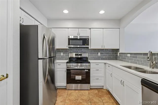 4044 E Geddes Circle Centennial, CO 80122