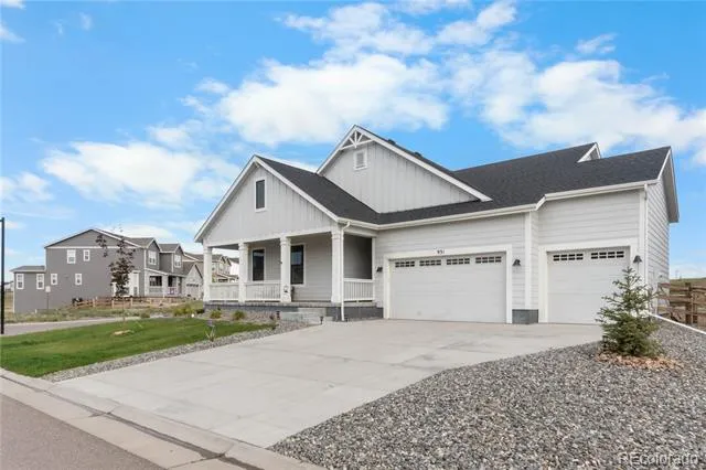 931 W Hopkins Drive Elizabeth, CO 80107