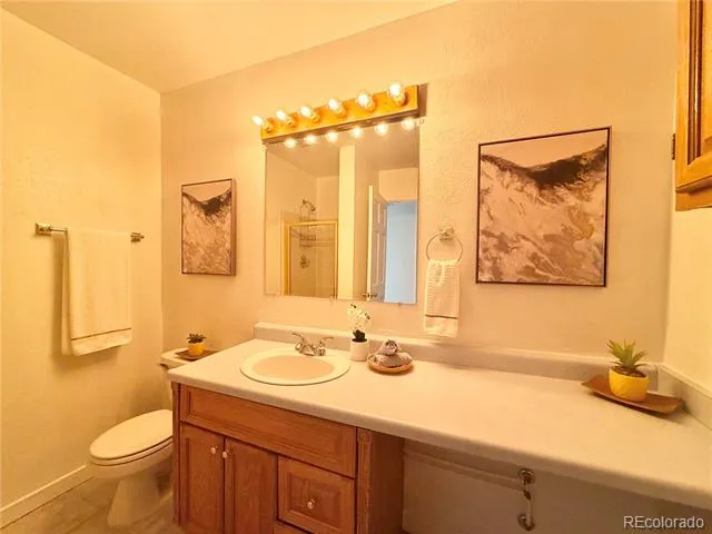 5998 E Weaver Circle Centennial, CO 80111