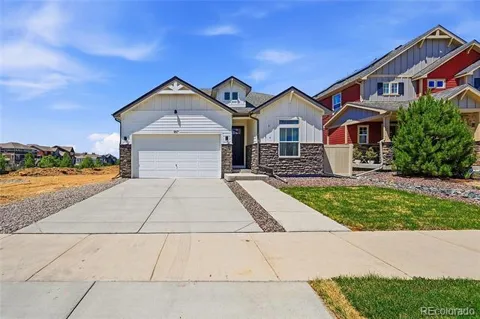 957 Highlands Circle