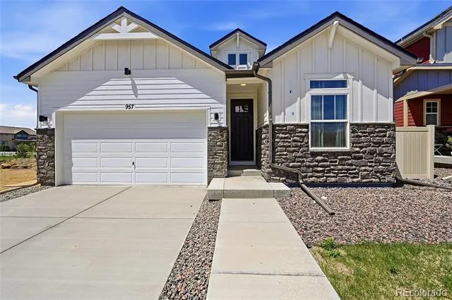 957 Highlands Circle Erie, CO 80516