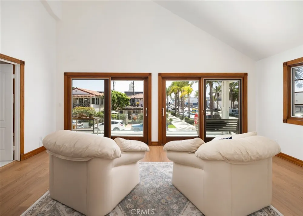 1444 W Bay Newport Beach, CA 92661
