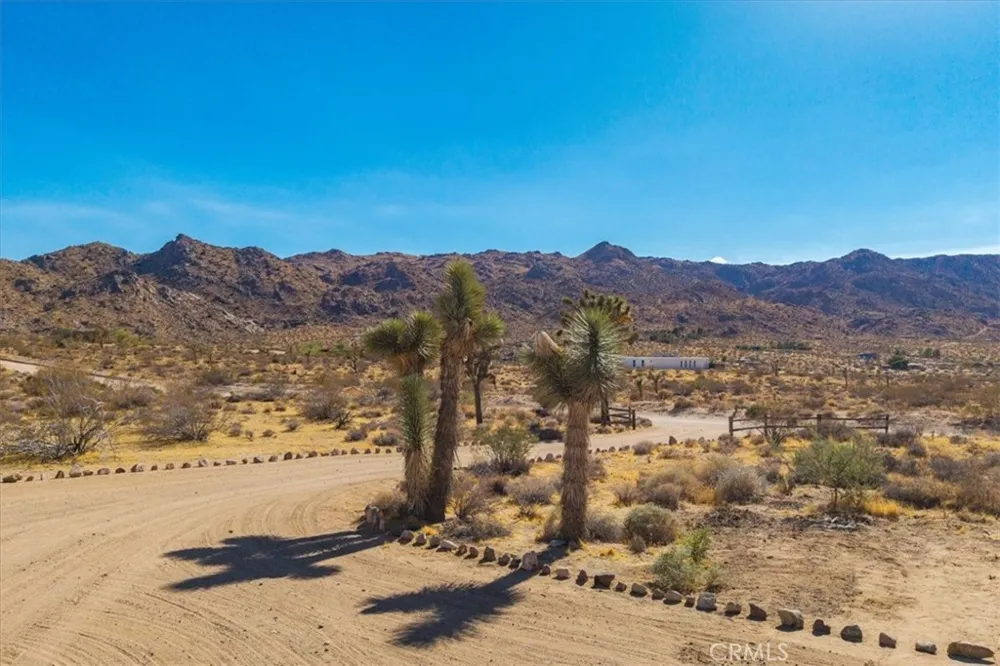 8715 Desert Shadows Road Joshua Tree, CA 92252