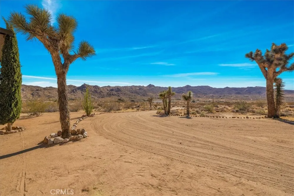 8715 Desert Shadows Road Joshua Tree, CA 92252