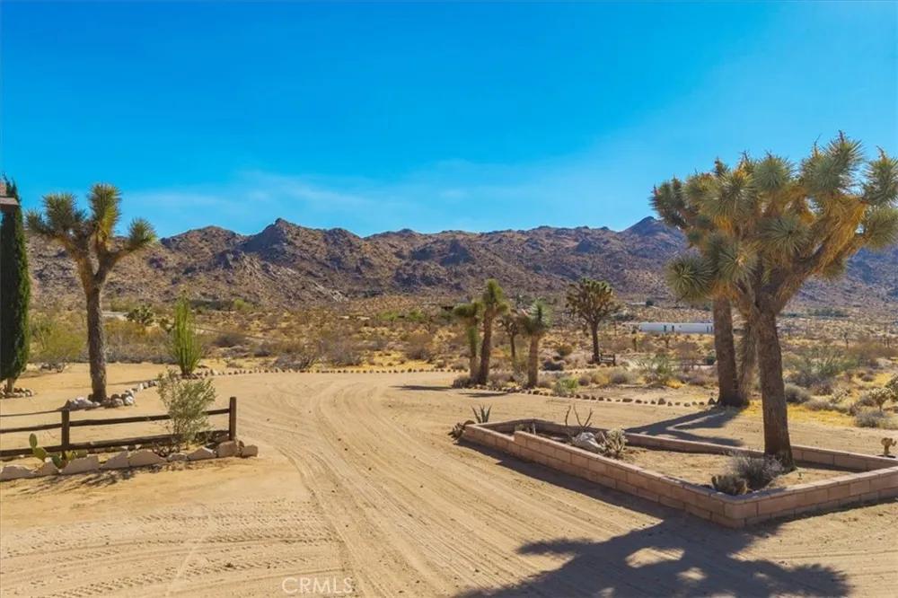 8715 Desert Shadows Road Joshua Tree, CA 92252