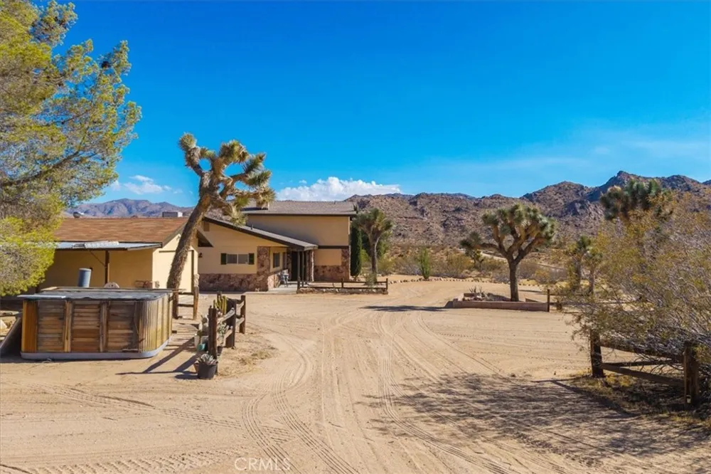 8715 Desert Shadows Road Joshua Tree, CA 92252