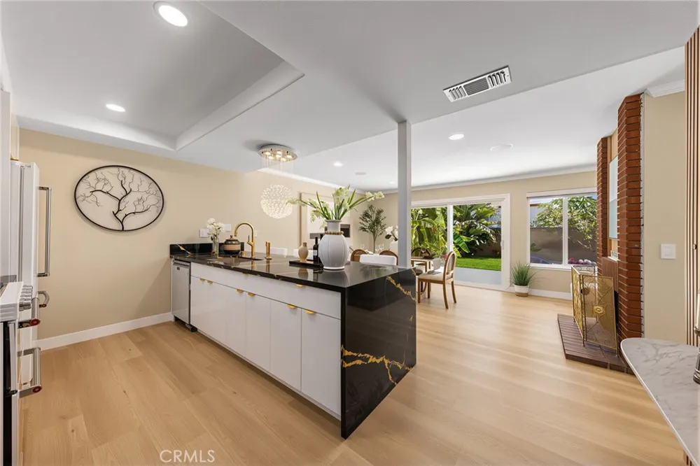 2416 Flora Street West Covina, CA 91792