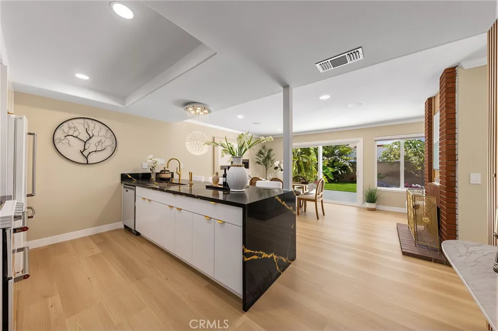 2416 Flora Street West Covina, CA 91792