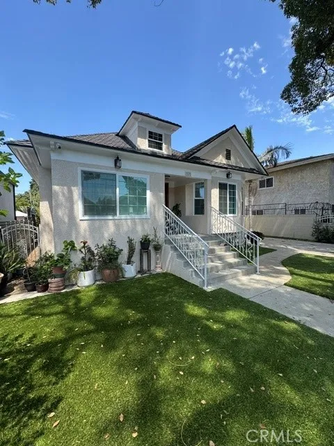 717 E 27th