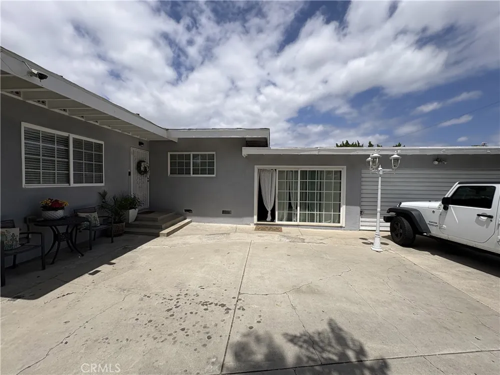 9955 Parkinson Whittier, CA 90605