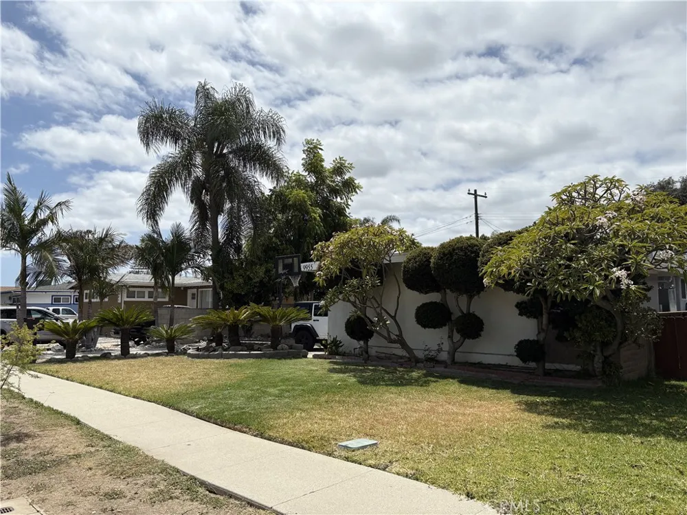 9955 Parkinson Whittier, CA 90605