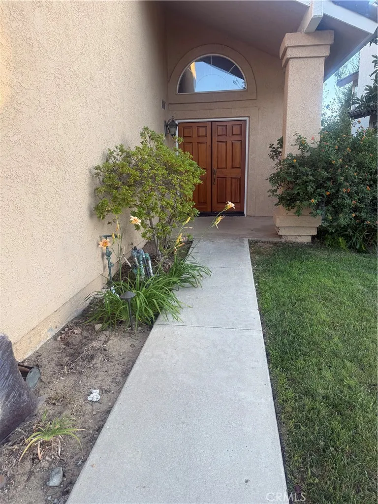 58 Valley Crest Simi Valley, CA 93065
