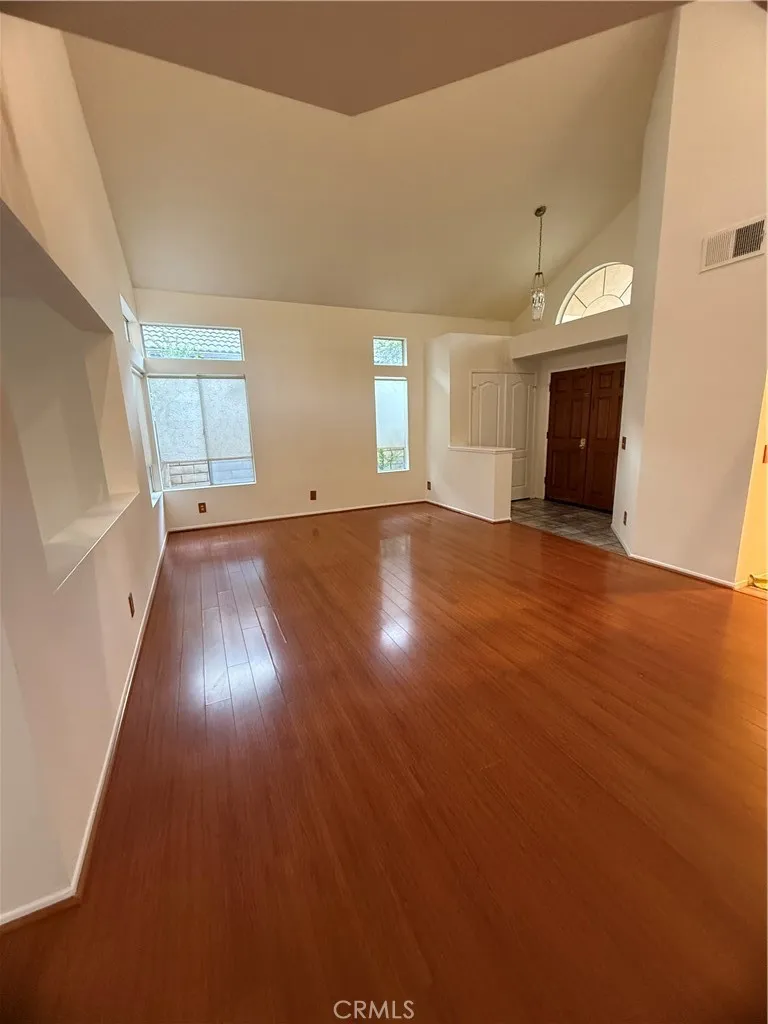 58 Valley Crest Simi Valley, CA 93065