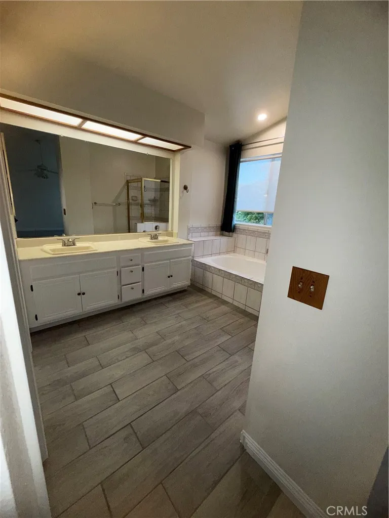 58 Valley Crest Simi Valley, CA 93065