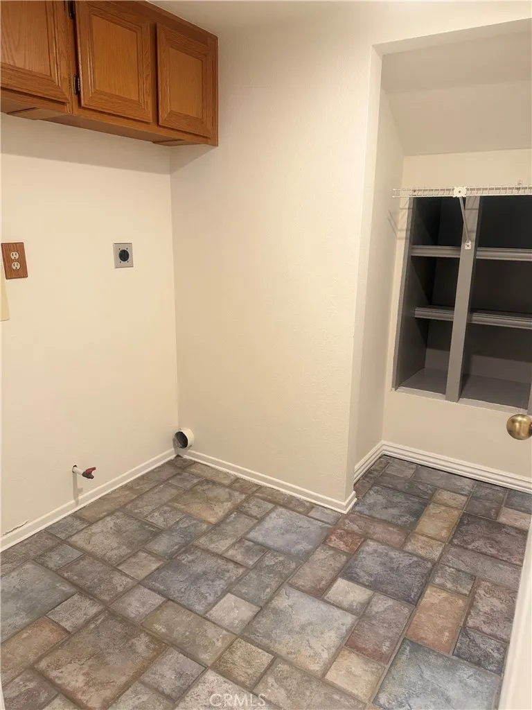 58 Valley Crest Simi Valley, CA 93065