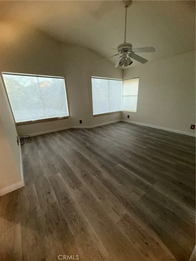 58 Valley Crest Simi Valley, CA 93065
