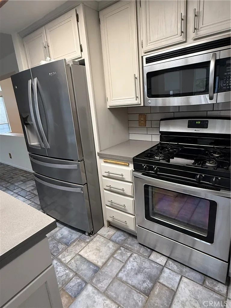 58 Valley Crest Simi Valley, CA 93065