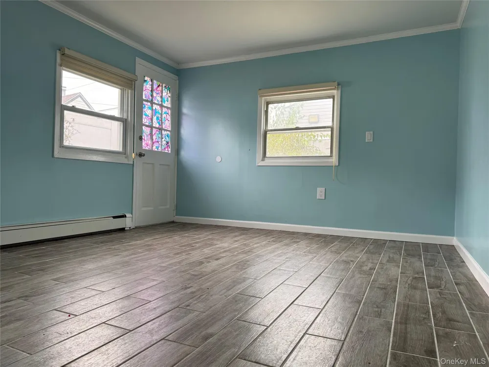 5 Meander Lane Levittown, NY 11756