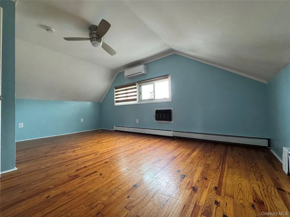 5 Meander Lane Levittown, NY 11756