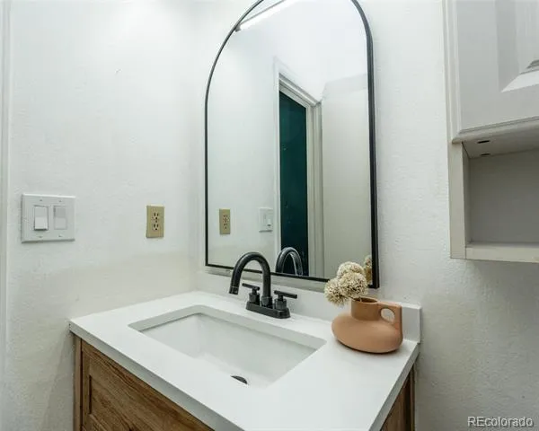 1410 S Vaughn Circle Aurora, CO 80012