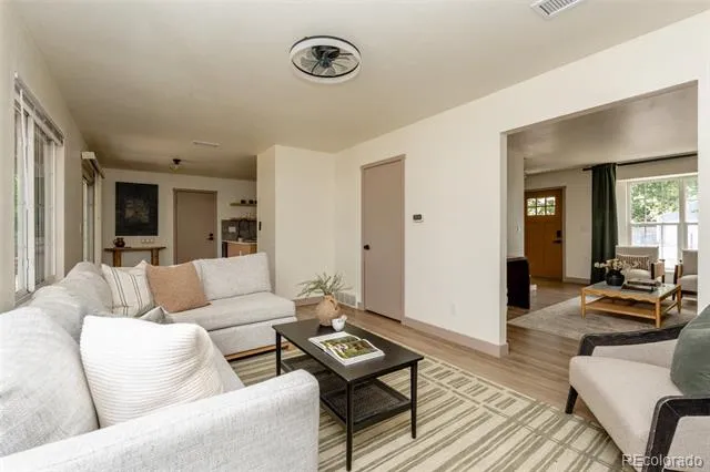 1410 S Vaughn Circle Aurora, CO 80012