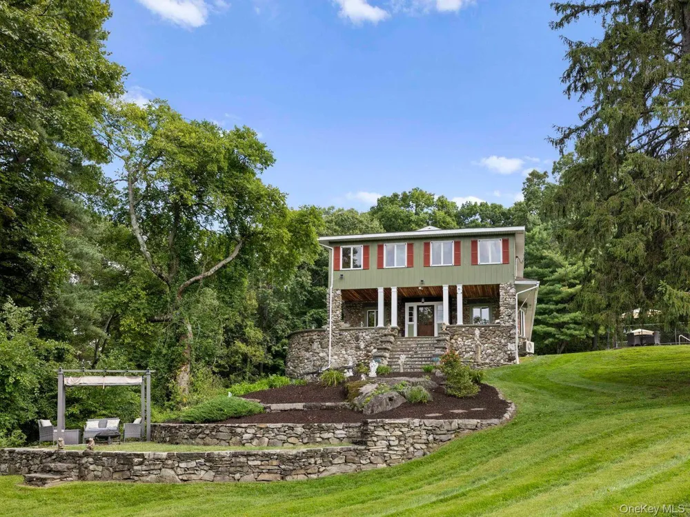 90 New Paltz Road Highland, NY 12528